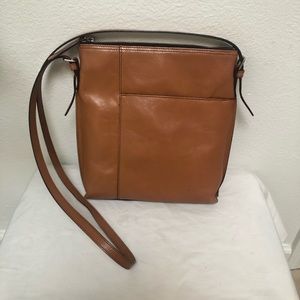 Hobo Crossbody handbag. Tan Leather